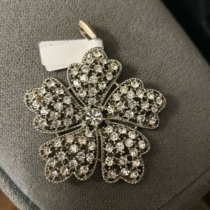 Rhinestone flower pendant